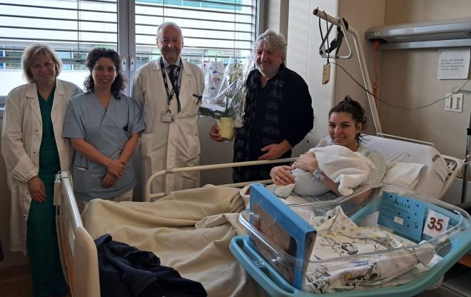 All’ospedale Sant’Anna il 2025 dà il benvenuto a due maschietti, Adam e Matteo. Rispetto al 2023, nel 2024 si sono registrati 90 in parti in più, arrivando a 1796
