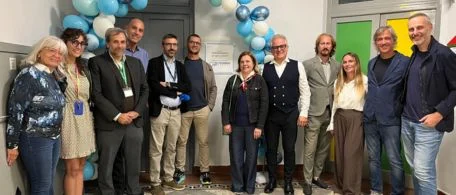 Nella foto il gruppo al momento dell'inaugurazione della nuova sala in via Napoleona